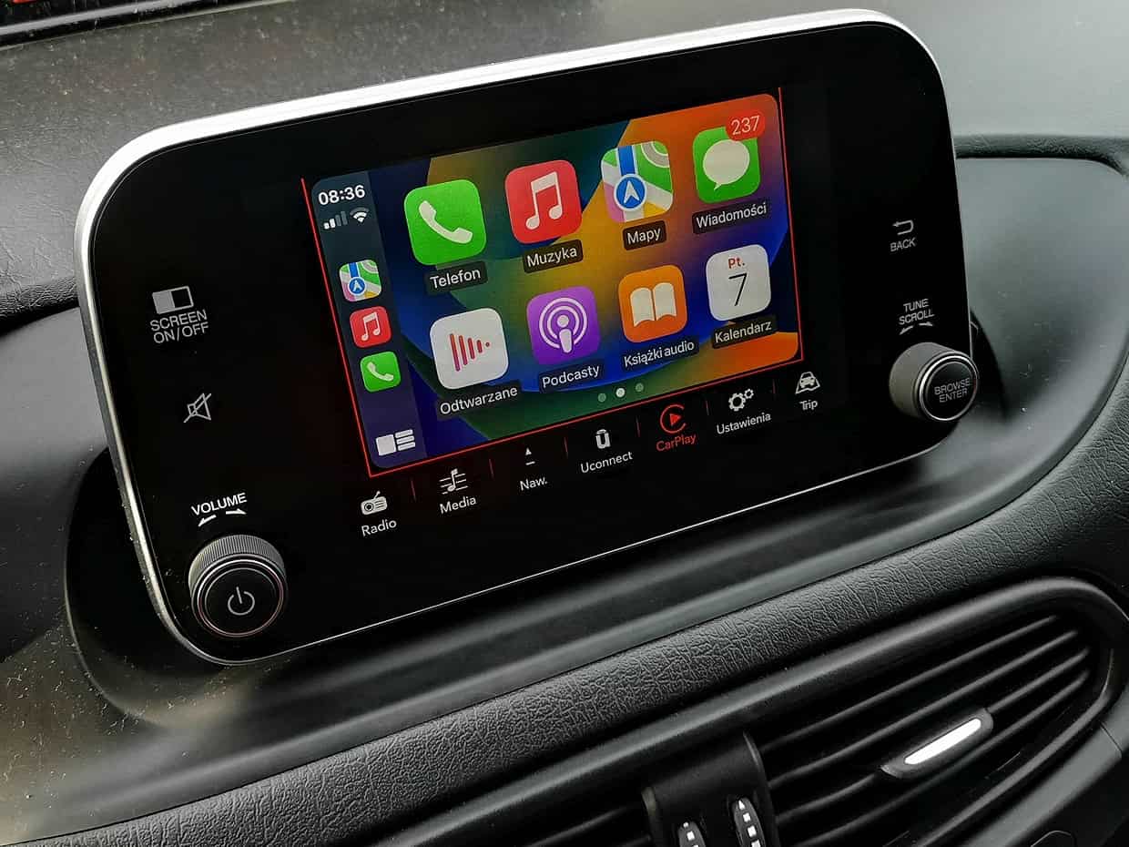 Fiat Tipo 2020 po montażu Android Auto - widok wnętrza samochodu